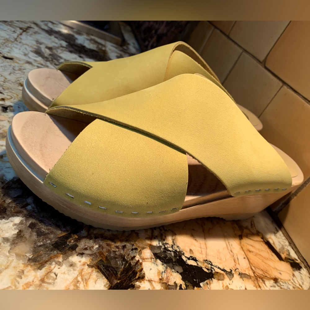 Beautiful NIB No. 6 leather crossover mules. - Picture 5 of 8
